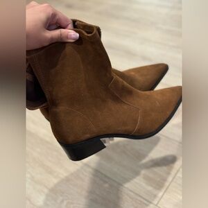 Brown suede leather ankle boots, brand new from Zara!!